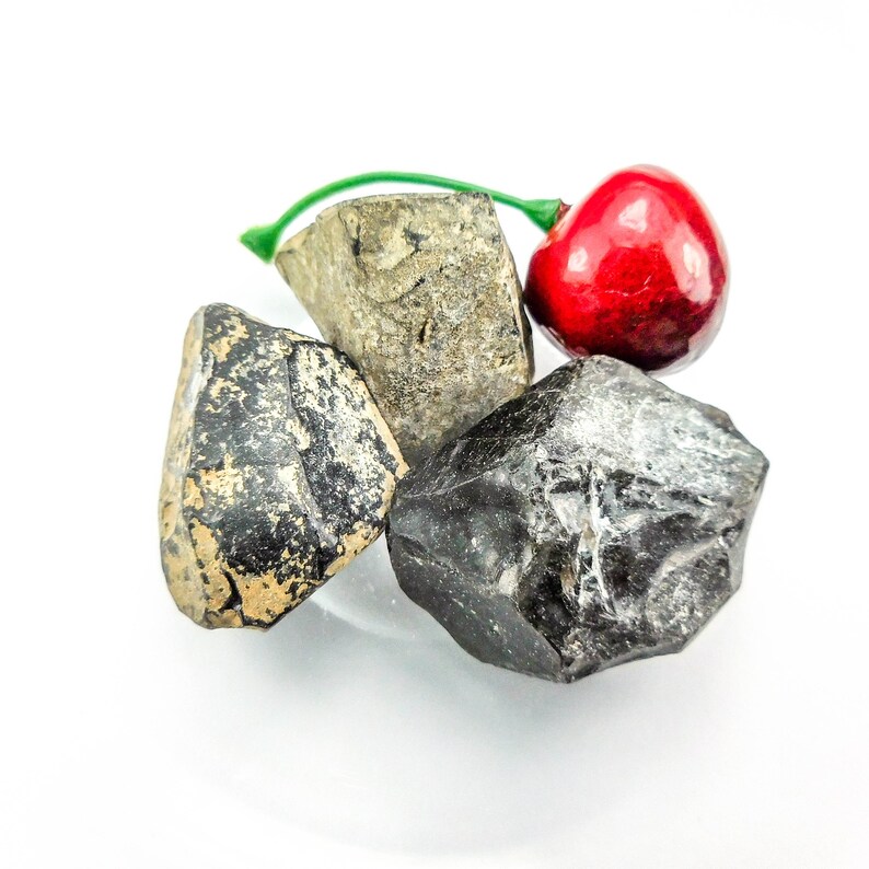 Natural Stones Black Volcanic Glass Lava Rock Loose Crystals R40D Set of 3 Rough Gemstones Raw Unpolished Rocks /& Minerals Obsidian