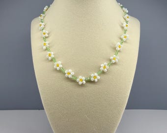 Daisy crystal necklace 16 inches