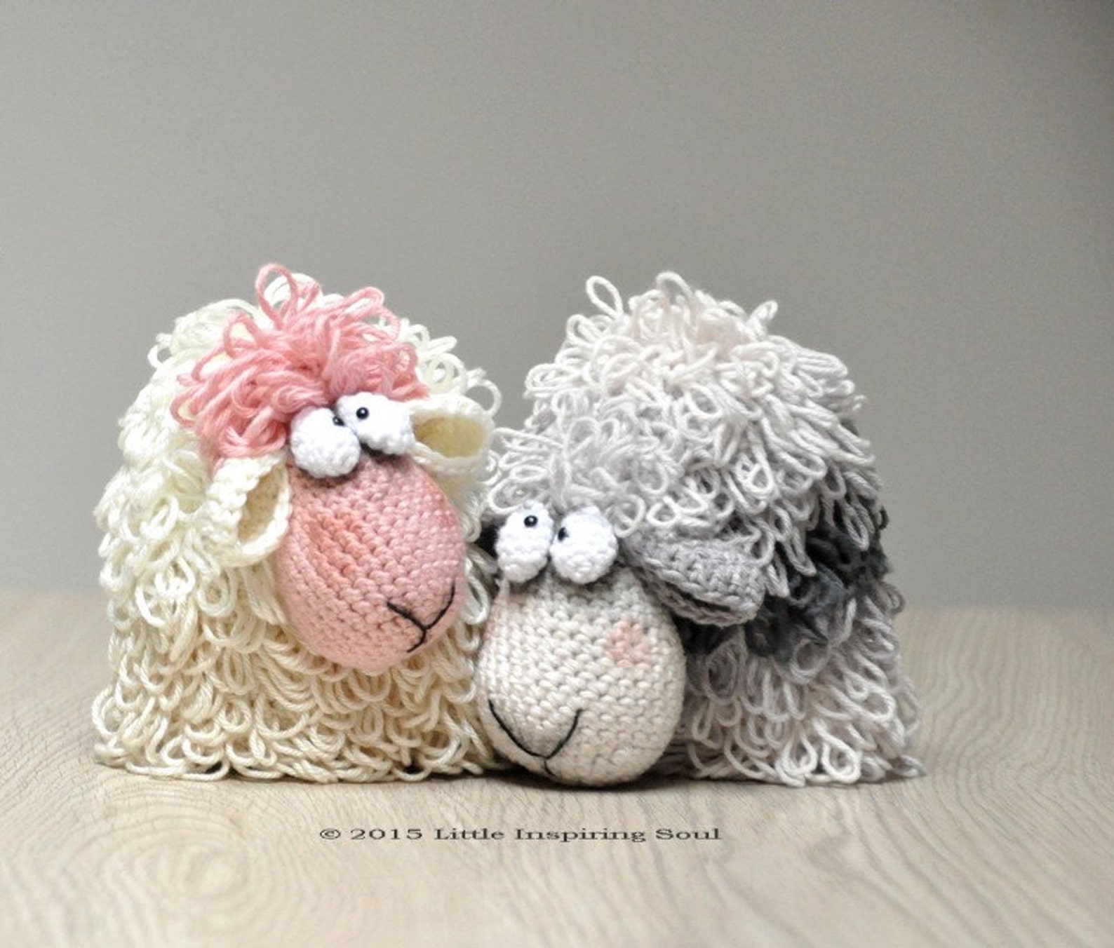 Овечки крючком вытянутыми петлями в фото