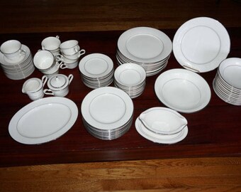 88 Pieces of Noritake Sorrento Ivory China Dinnerware Set