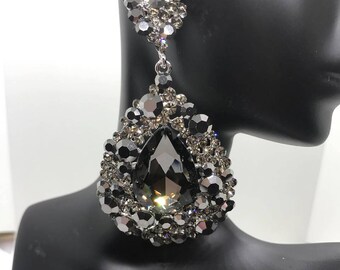 Heavy sale black earrings