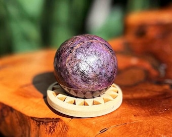 Esfera de rubí con soporte - Rubí de altísima calidad - Cristal raro - Amor, pasión y sabiduría
