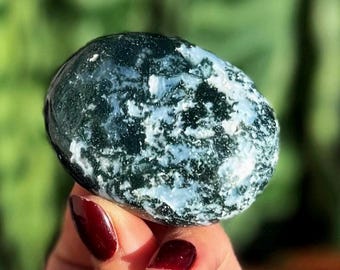 Moss Agate crystal - for new beginnings - healing crystal