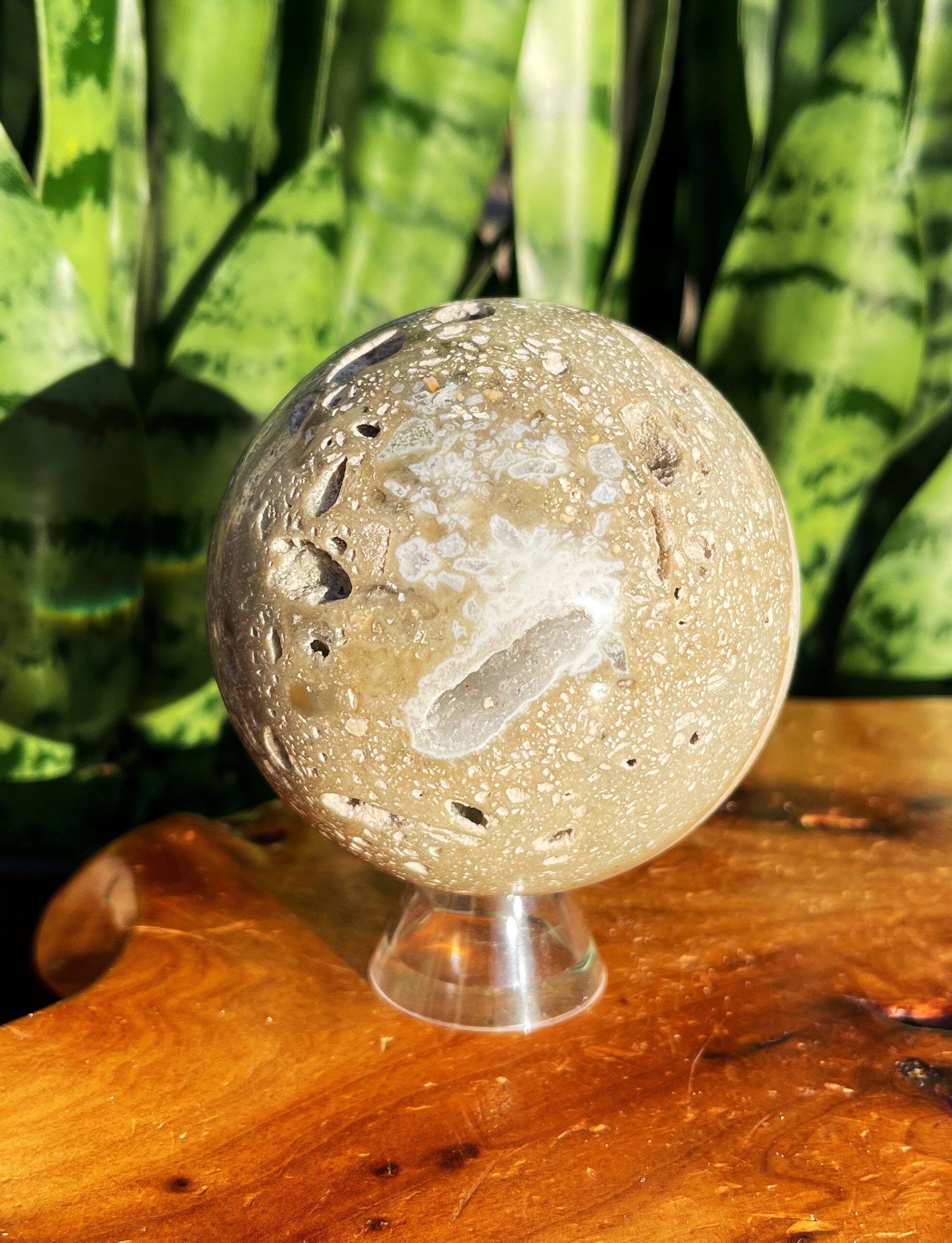 オーシャンジャスパー スフィア スタンド付き - 精神を高め、喜びを