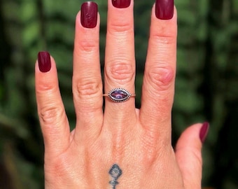 Anillo de amatista en plata de ley - talla 7-7.25 - para el equilibrio, la paz interior y la sanación - cristal de amatista - anillo de cristal