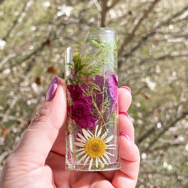 Botanical Lighter Case with Rose, Daisy, Wormwood, Goldenrod, and Fern