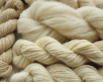 Boîte surprise en fibre naturelle non teinte blanche - Laine de mouton, lin, soie, mérinos, coton de couleur blanche ou crème