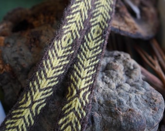 Handwoven Wool Band: Plant-Dyed Arrow Pattern Belt, 69" / 177 cm