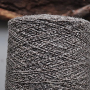 Natürliches Grau-Taupe-Farbe-Wollgarn in 500 g Zapfen, Fingering Weight Garn zum Weben oder Stricken / 500 g, 700 g, 900 g