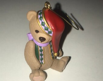1999 Hallmark Keepsake Ornament Waiting for a Hug