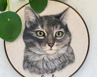 Custom Cat Portrait, Bespoke Animal Portrait, Pet Memory Hoop Art, Customized Pet Picture, Needle Felted Art, Dog Mom Gift,  Wool Painting