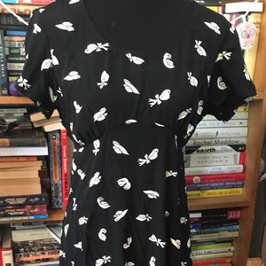 80&#39;s/90&#39;s Rayon Tie-Back Dress with Hat Print