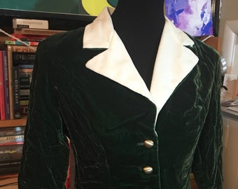 Women’s Mod 60's/70's Fitted Velvet Jacket with Brass Buttons and Polyester Collar