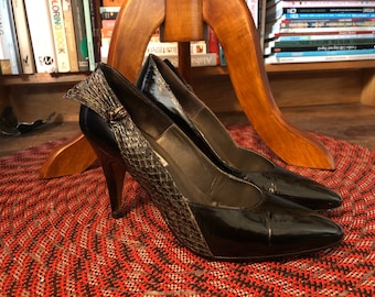 80’s J.Renee Patent Pumps with Snakeskin Bow Accents Size 7.5 Narrow