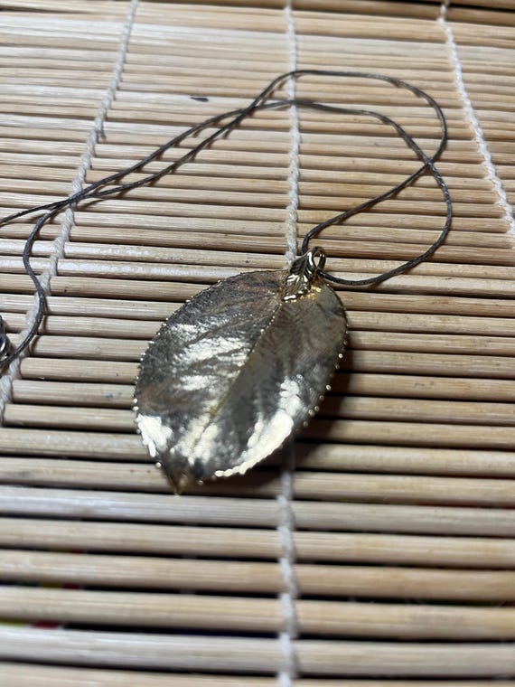80’s Gold Dipped Leaf Necklace - image 2