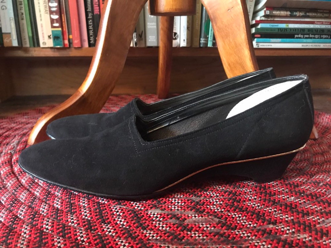 80's Low Wedge Heel Black Suede Pumps by Magdesians Size - Etsy