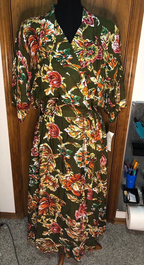 primark green wrap dress Dark Green Queen Qasab Embroidered Thobe main image 1