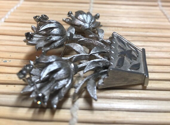 50’s Unsigned Silvertone Dimensional Flower Pot B… - image 5
