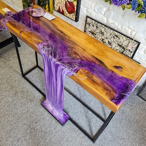 Resin waterfall console table with Amethyst