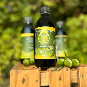 Olive Oil (250ml) Cold Pressed Extra Virgin | Family Farm Sourced in Spain - Single Origin | High TPA | Stored in Miron Glass Bottle