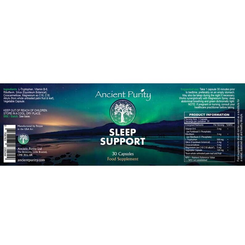 Op de afbeelding: Een productlabel voor "Sleep Support" capsules van Ancient Purity. Het label toont een landschapsontwerp met de merknaam en productnaam in vette tekst. Het bevat ingredi&euml;nten en productinformatie, inclusief portiegrootte en voedingswaarden.