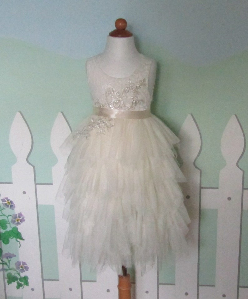 Tulle flower girl dress Lace flower girl dress Ivory flower girl dress Boho flower girl dress Toddler dress First birthday dress Rustic