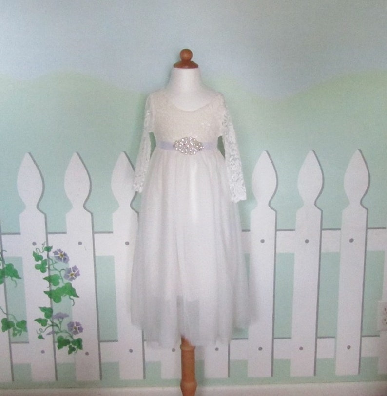 White flower girl dress Lace flower girl dress Tulle flower girl dress First Communion dress Baptism dress Beach wedding Rustic wedding