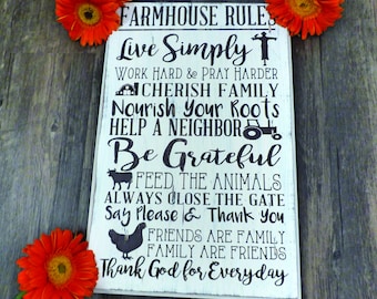 Farmhouse Rules Wooden Sign: Rustic Farmhouse Decor