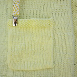 Petite couverture de voyage jaune pastel en tricot pour bébé avec citrons image 2
