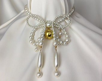 Allen  - Pearl and bow Cat bell choker - Bowknot - Clasp - Maximalist