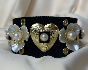 Ohxide - LIMITED QUANTITY- Leather Pearl choker - Gold - Handmade - Suede