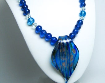 Blue Murano glass pendant blue aqua glass bead choker necklace. Murano glass pendant glass choker necklace blue aqua vermeil toggle clasp