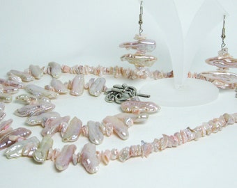 Natural pink biwa pearl keshi pearl hand-knotted necklace earring bracelet set. 3pc pale pink biwa pearl earring necklace bracelet set.