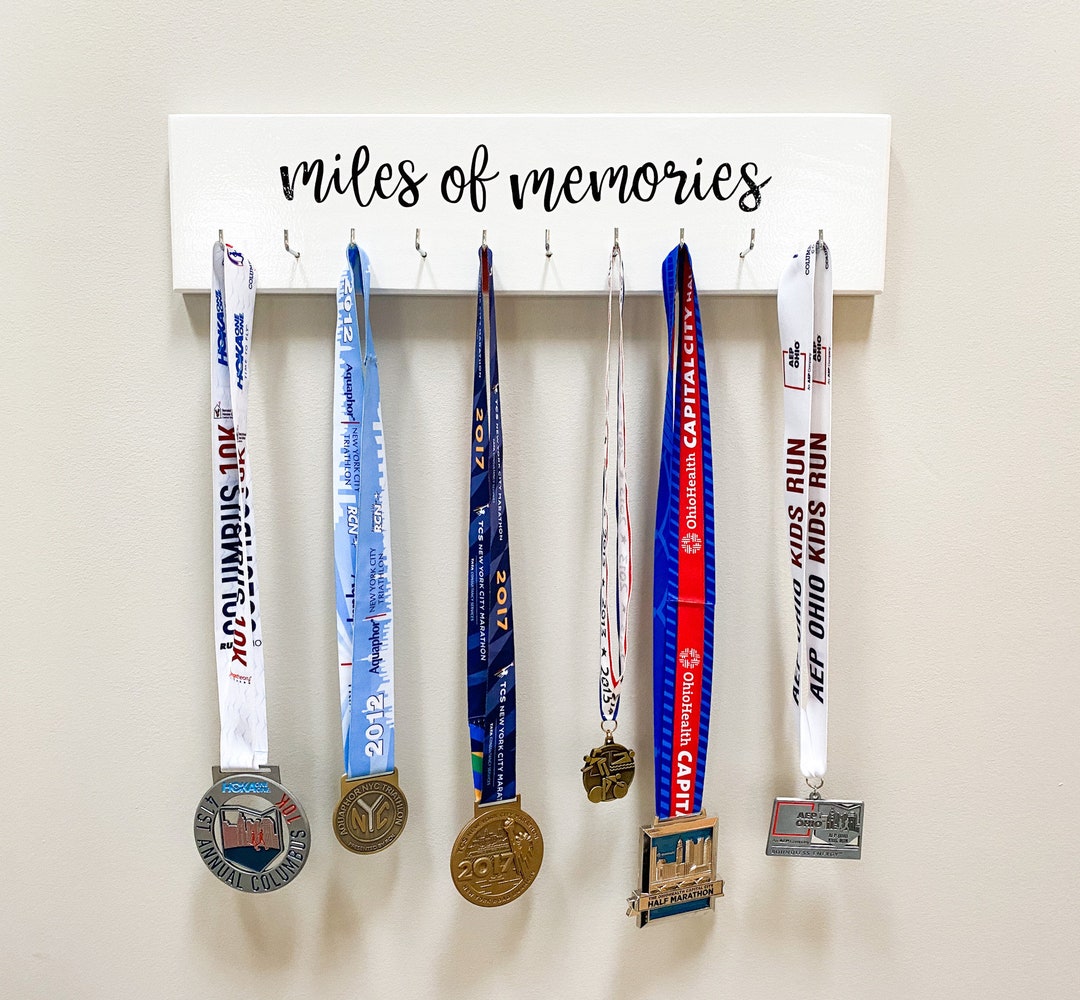 Medallero de madera percha de exhibición de medallas regalos deportivos,  Titular de medallas de carrera, Medallero, Titular de medallas de carrera,  vitrina de nombre personalizado -  México