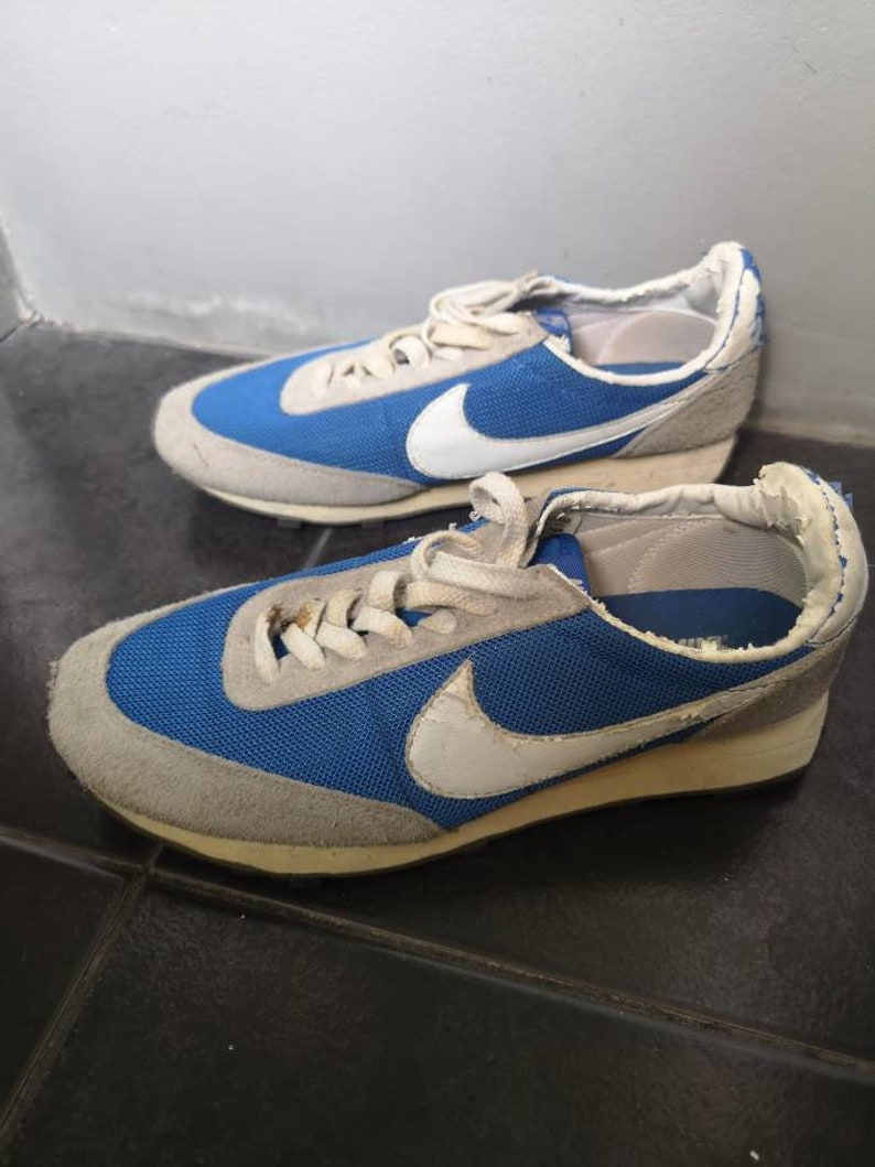 vintage nike running shoes