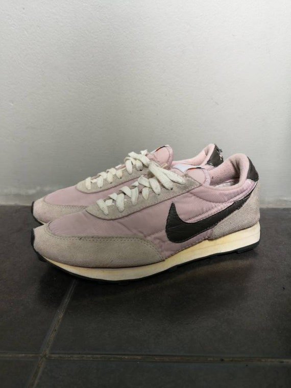 old school nike running shoes