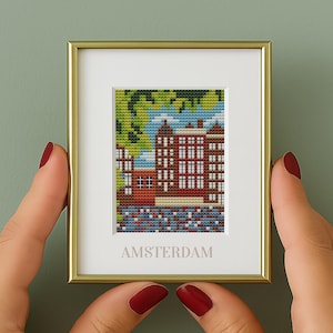 Mini gráfico de ponto cruz de Amsterdã: Bordado urbano moderno (download em PDF) - gráfico contado para iniciantes