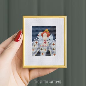 Tiny Queen Elizabeth I, vintage cross stitch pattern, Small art cross stitch, Miniature art , mini cross stitch, small cross stitch, PDF