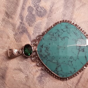Blau Türkis Sterling Silberanhänger mit blautopas Akzent Stein.