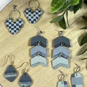 Pendientes de arcilla polimérica con textura vaquera - Patchwork, flecos y detalles a cuadros - Cantidad limitada