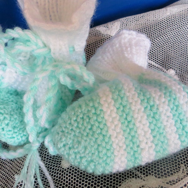 Nahtlose Babyschuhe gestrickt, mitwachsende Babysocken für Minis, Babystiefel