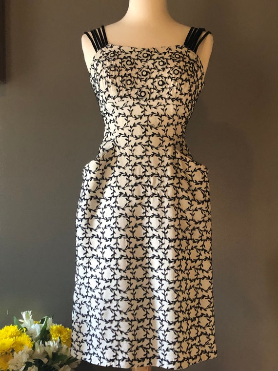 Stunning 1950's Wiggle Dress with Pockets XS