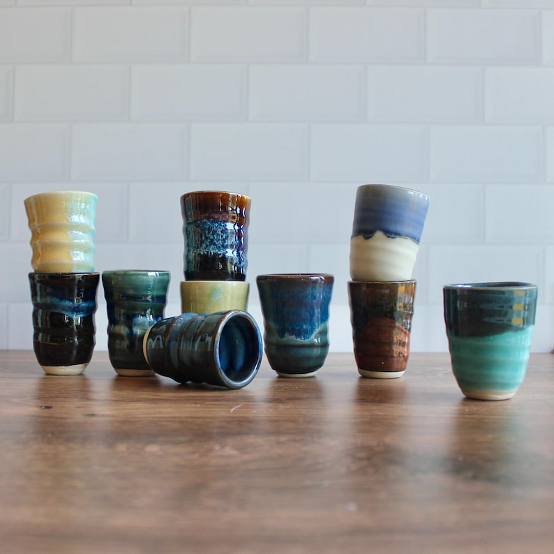 Ręcznie robione ceramiczne kieliszki do shotów – ceramika toczona na kole zdjęcie 7