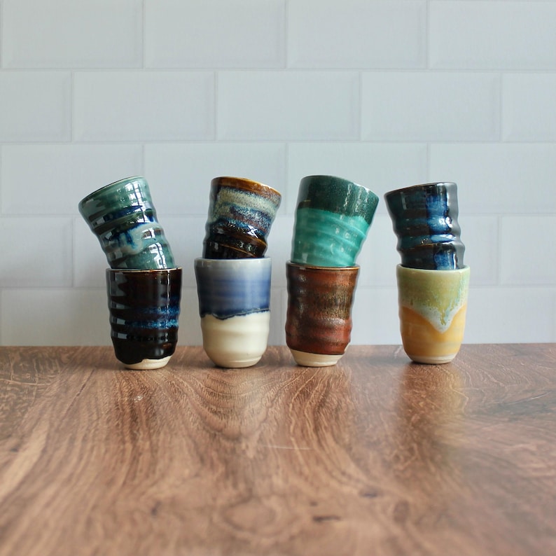 Ręcznie robione ceramiczne kieliszki do shotów – ceramika toczona na kole zdjęcie 5