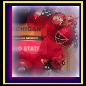 House Divided Wreath College image 4