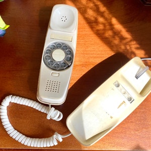 vintage Retro Beige Rotary Desk Telephone Bell Systems Trimline Mid Century Dial Phone Works Vintage Retro Beige Rotary Desk Telephone Bell Systems Trimline Mid Century Dial Phone Works Vintage Retro Beige Rotary Desk Telephone Bell Systems Trimline Mid Century Dial Phone Works Vintage Retro
