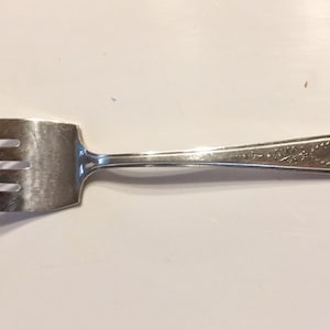 Vintage Cake Serving Fork Empire 1921 Pattern Rogers & Bro. A1 Silverplate