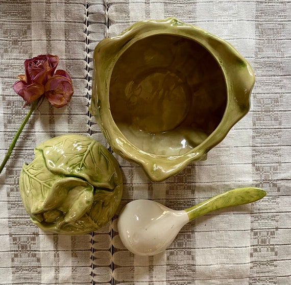 Covered top serving bowls