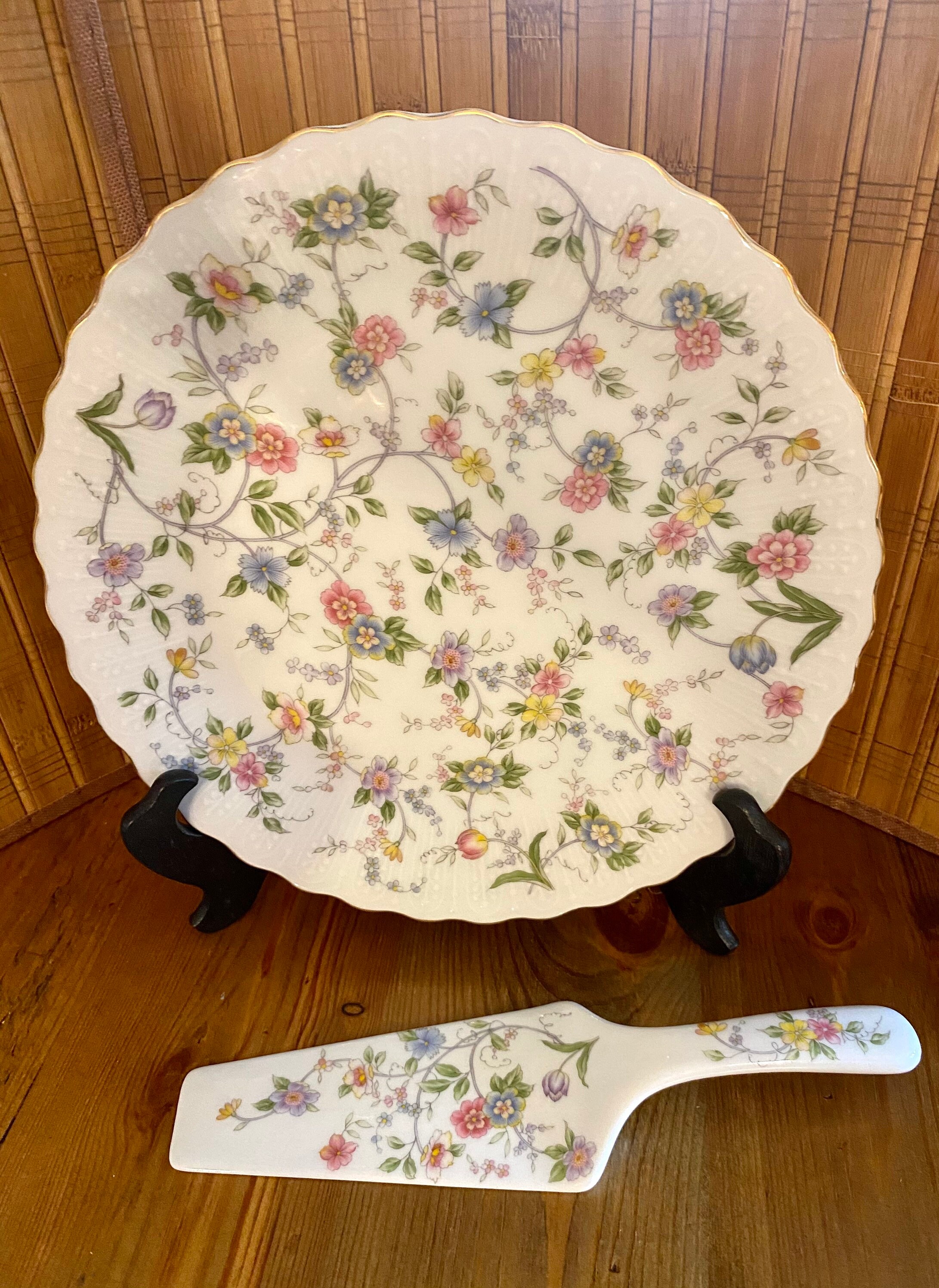 Beautiful Japanese Decorative Round Dish Tray Corona Cake Plate