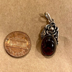 Vintage Genuine Baltic Amber And Sterling Silver Pendant TG33